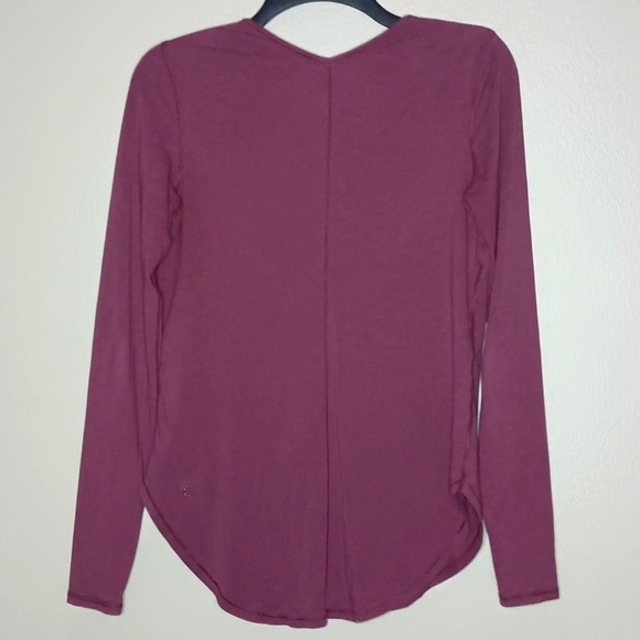 Lululemon Athletica Yogini 5 Year Long Sleeve Tee - Picture 4 of 7